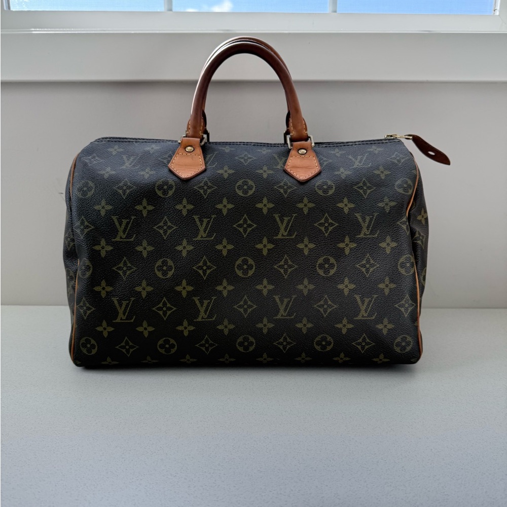 Louis Vuitton Speedy 35